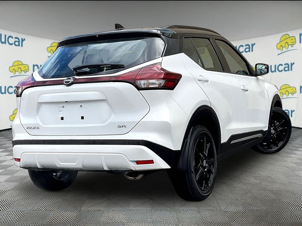 2023 Nissan Kicks SR