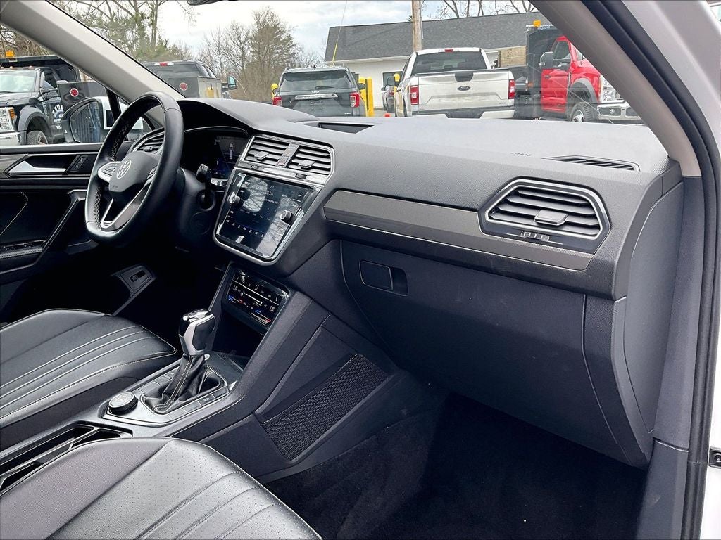 2024 Volkswagen Tiguan 2.0T SE