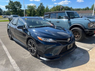 2020 Toyota Camry SE