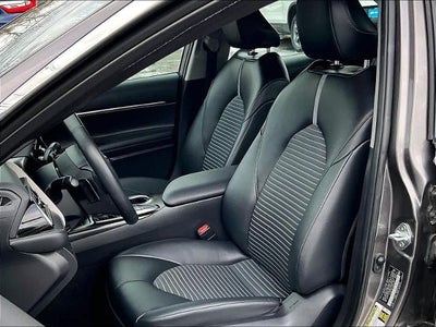 2024 Toyota Camry SE Auto (SE)