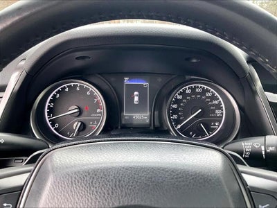 2024 Toyota Camry SE Auto (SE)