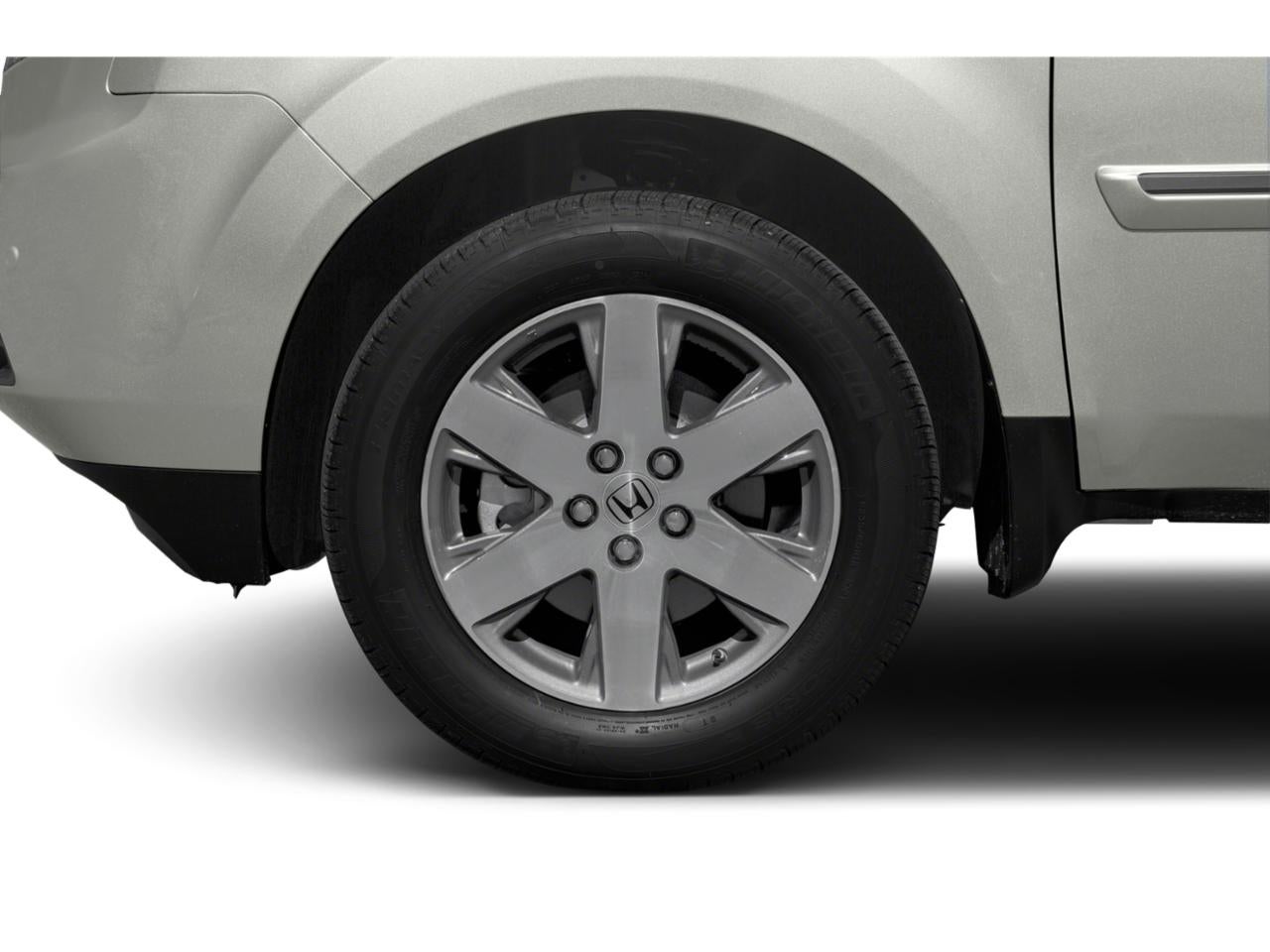 2015 Honda Pilot 4WD Touring with DVD Rear Entertainment System and Navigation