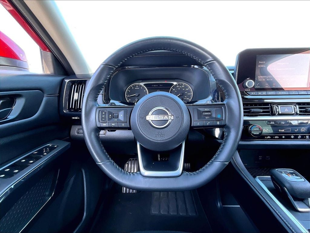 2023 Nissan Pathfinder SV