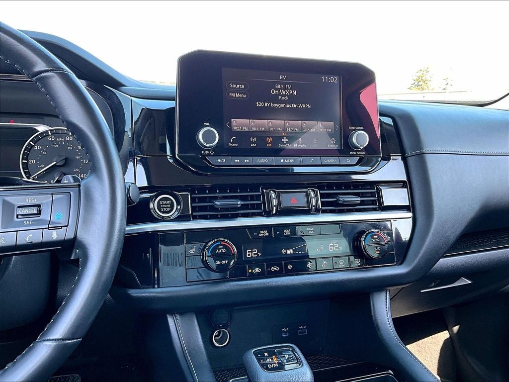 2023 Nissan Pathfinder SV