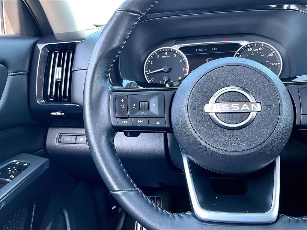 2023 Nissan Pathfinder SV