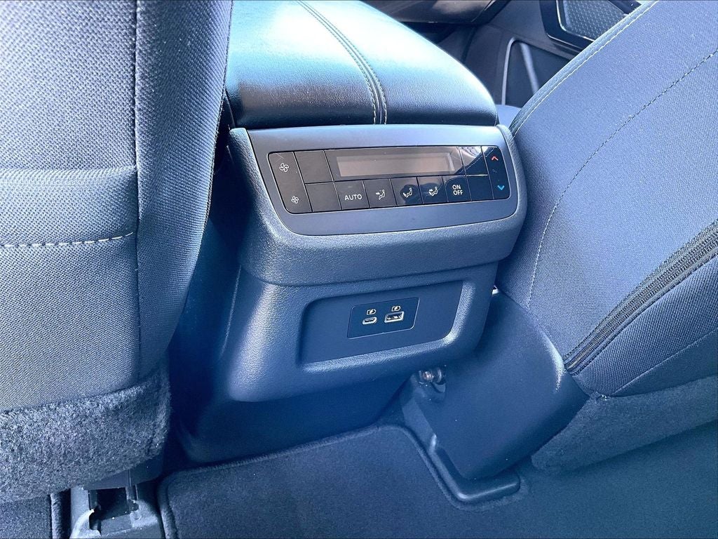 2023 Nissan Pathfinder SV