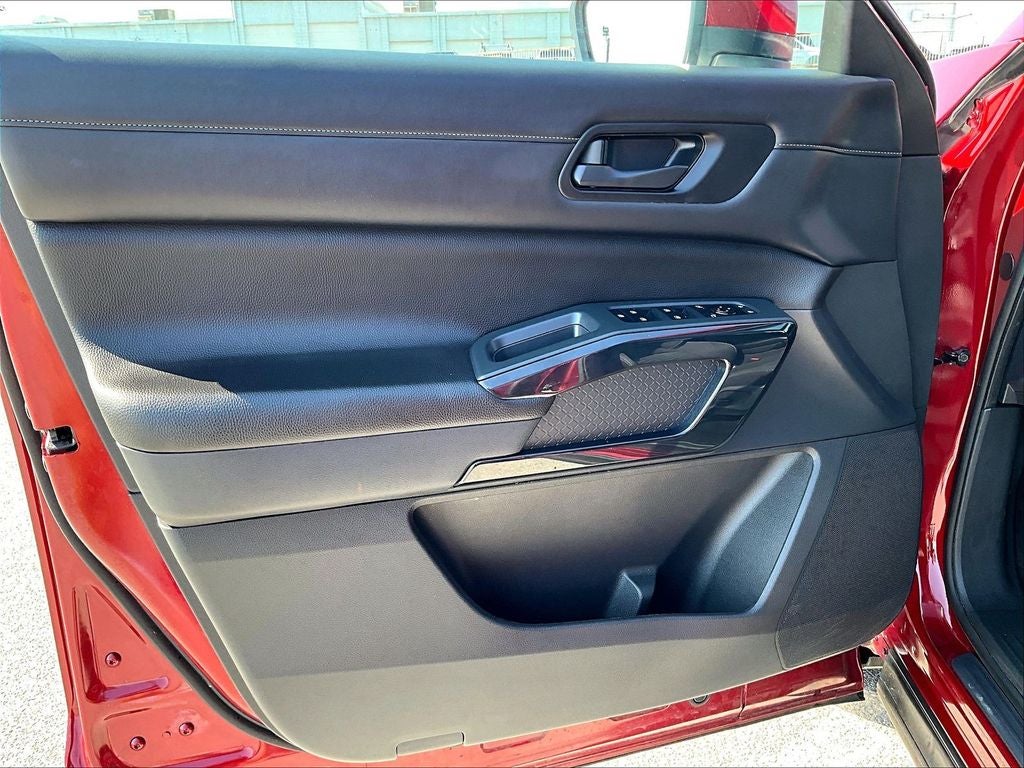 2023 Nissan Pathfinder SV