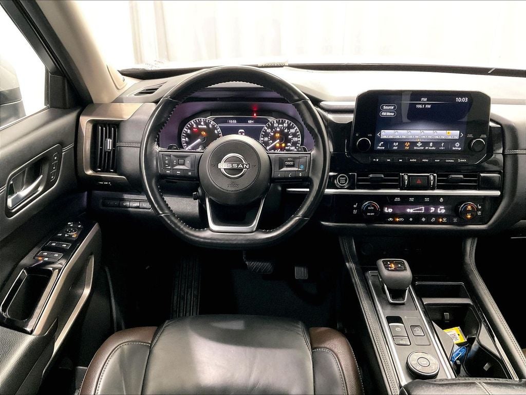 2023 Nissan Pathfinder Platinum