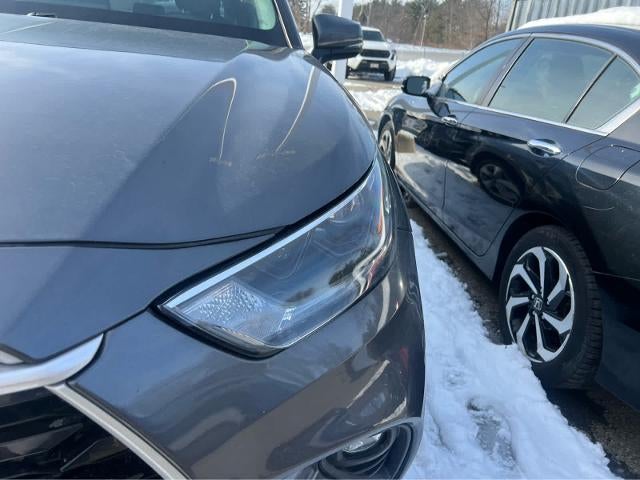 2021 Toyota Highlander LE AWD (SE)