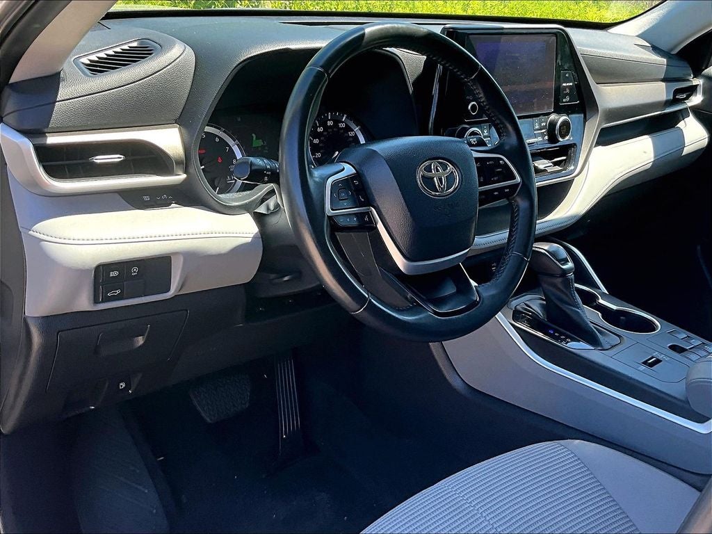 2023 Toyota Highlander LE
