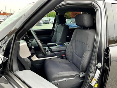 2022 Toyota Tundra 4WD 4WD SR5 CrewMax 5.5' Bed (SE)