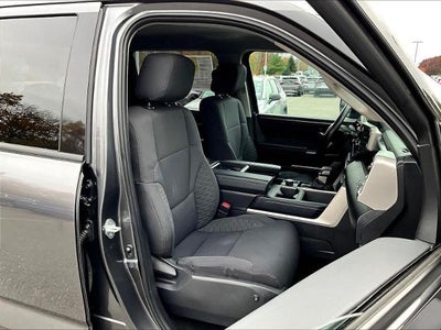 2022 Toyota Tundra 4WD 4WD SR5 CrewMax 5.5' Bed (SE)