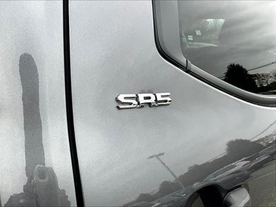 2022 Toyota Tundra 4WD 4WD SR5 CrewMax 5.5' Bed (SE)
