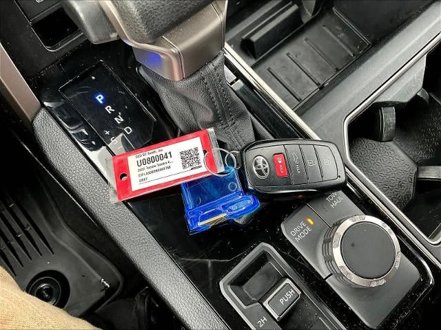 2022 Toyota Tundra 4WD 4WD SR5 CrewMax 5.5' Bed (SE)