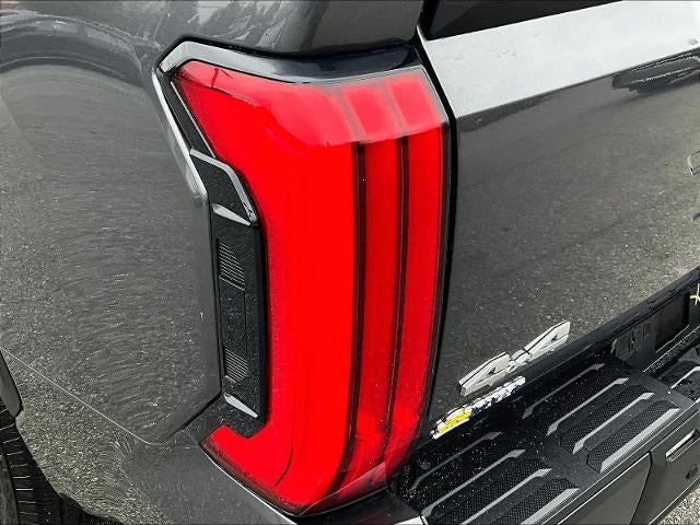 2022 Toyota Tundra 4WD 4WD SR5 CrewMax 5.5' Bed (SE)