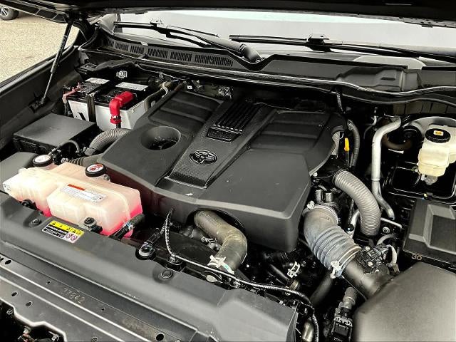 2022 Toyota Tundra 4WD 4WD SR5 CrewMax 5.5' Bed (SE)