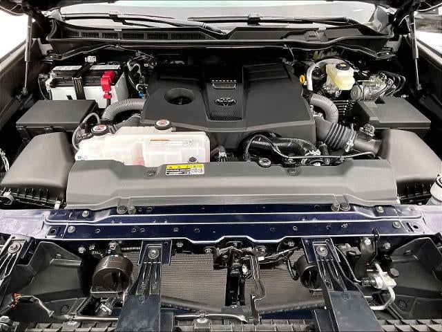 2025 Toyota Tundra 4WD 4WD Platinum CrewMax 5.5' Bed (Natl)