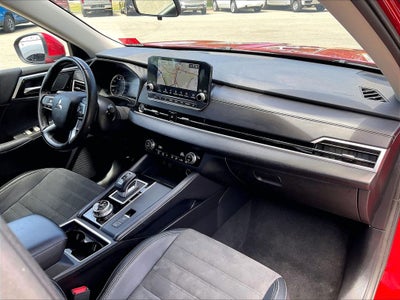 2024 Mitsubishi Outlander SE