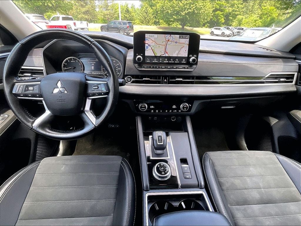 2024 Mitsubishi Outlander SE