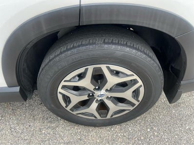 2023 Subaru Forester Premium CVT