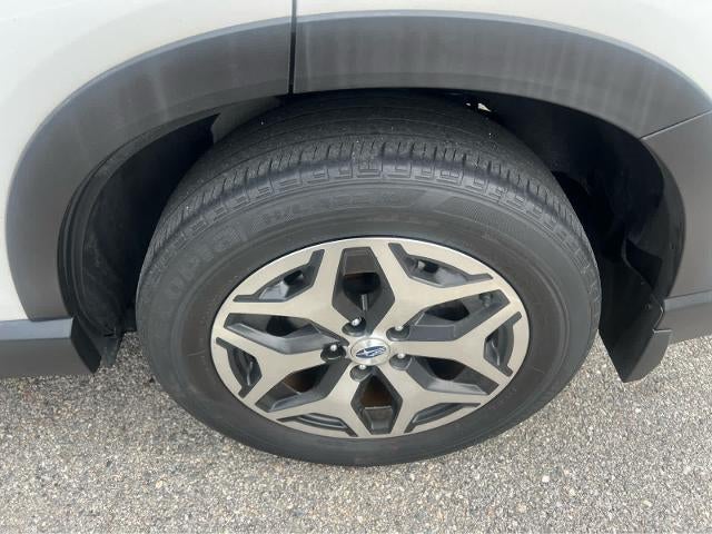 2023 Subaru Forester Premium CVT