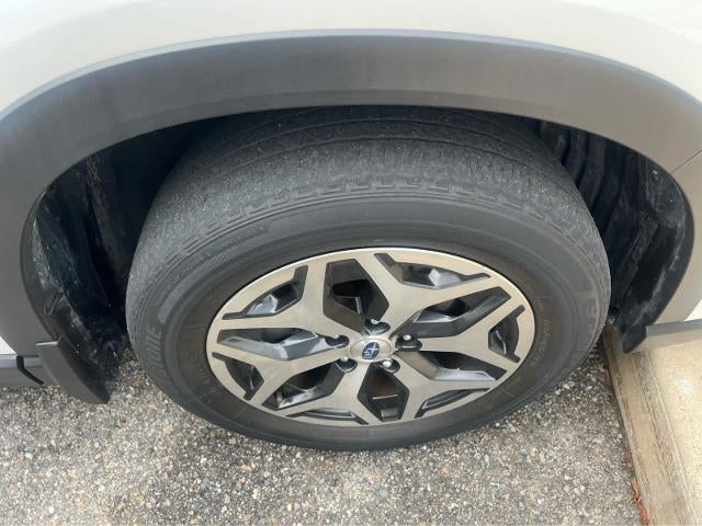 2023 Subaru Forester Premium CVT