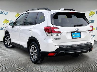 2023 Subaru Forester Premium CVT