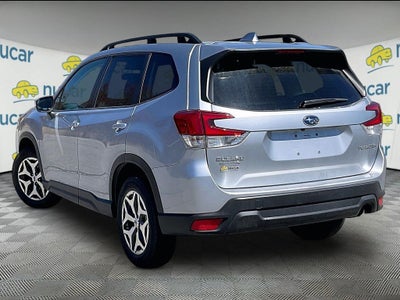 2023 Subaru Forester Premium CVT