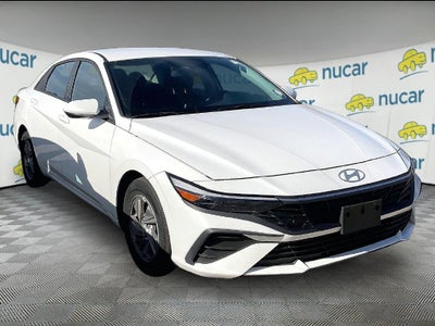2025 Hyundai Elantra SE