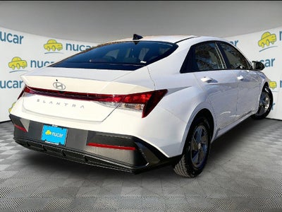 2025 Hyundai Elantra SE