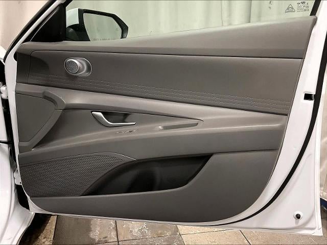 2024 Hyundai ELANTRA SEL IVT