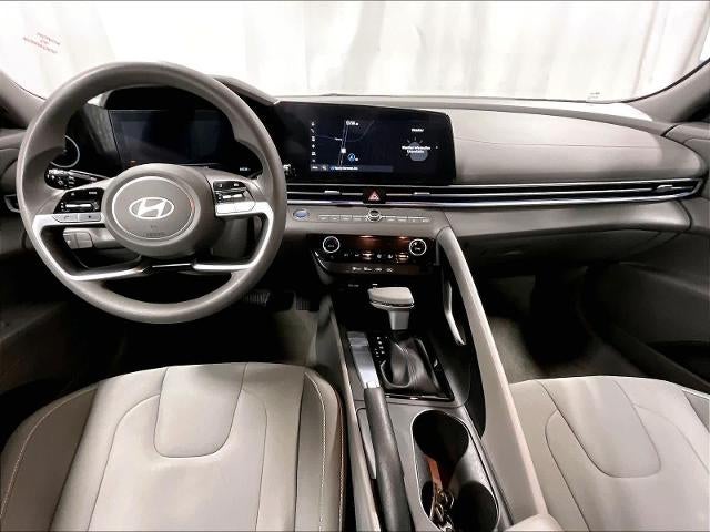 2024 Hyundai ELANTRA SEL IVT
