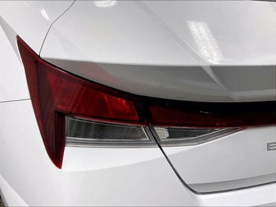 2024 Hyundai ELANTRA SEL IVT