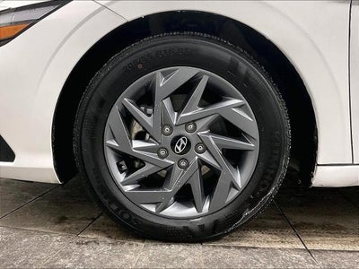 2024 Hyundai ELANTRA SEL IVT