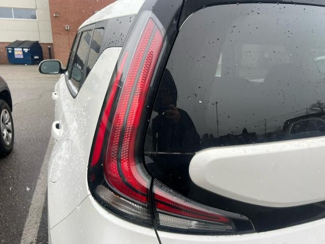 2023 Kia Soul LX IVT