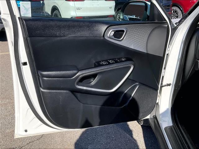 2023 Kia Soul LX IVT