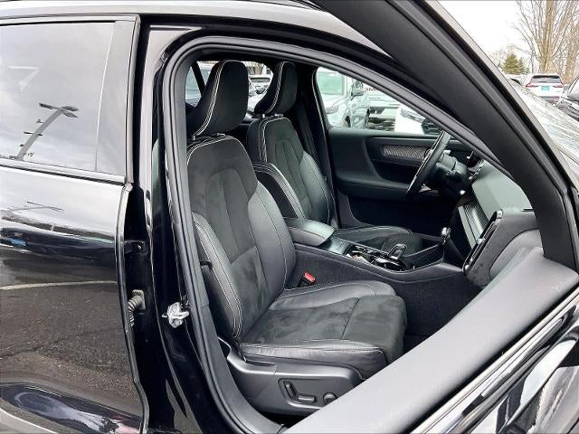 2021 Volvo XC40 T5 AWD R-Design