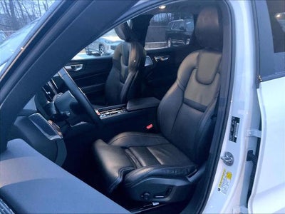 2024 Volvo XC60 Recharge Plug-In Hybrid T8 eAWD PHEV Ultimate Dark Theme