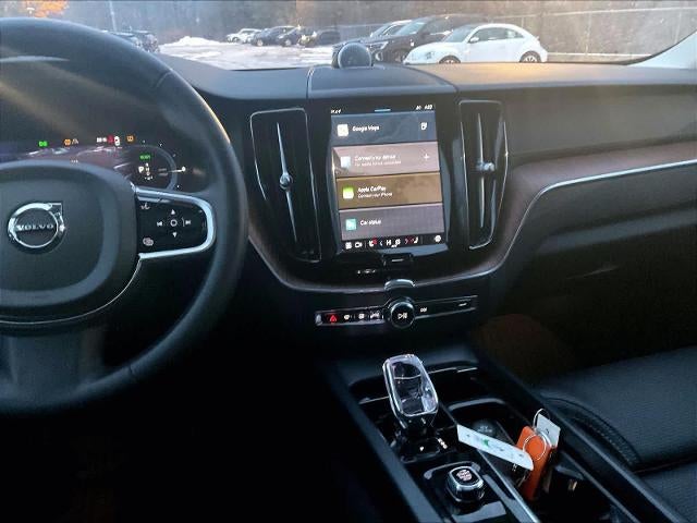 2024 Volvo XC60 Recharge Plug-In Hybrid T8 eAWD PHEV Ultimate Dark Theme