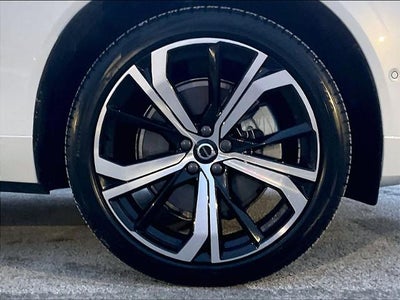 2024 Volvo XC60 Recharge Plug-In Hybrid T8 eAWD PHEV Ultimate Dark Theme