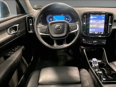 2025 Volvo XC40 B5 Plus Dark Theme