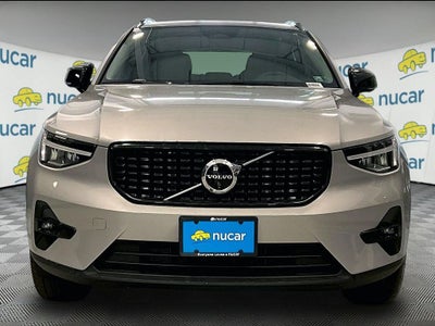2025 Volvo XC40 B5 Plus Dark Theme