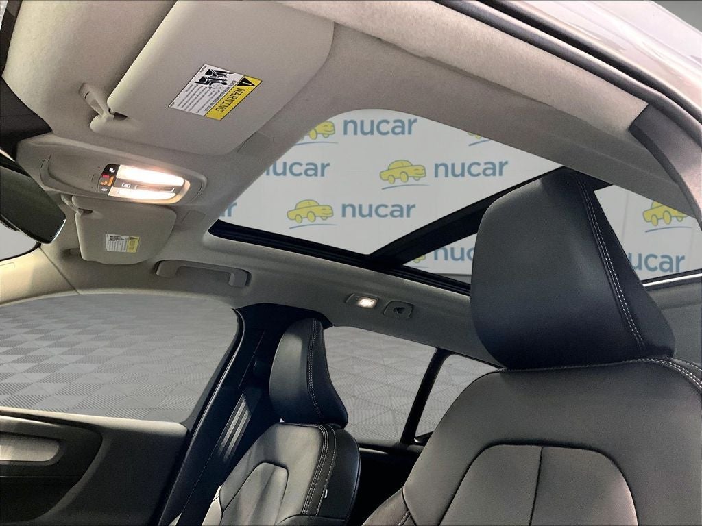 2025 Volvo XC40 B5 Plus Dark Theme