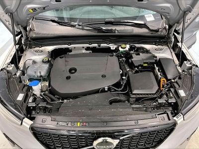 2025 Volvo XC40 B5 Plus Dark Theme