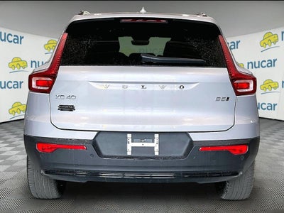 2025 Volvo XC40 B5 Plus Dark Theme