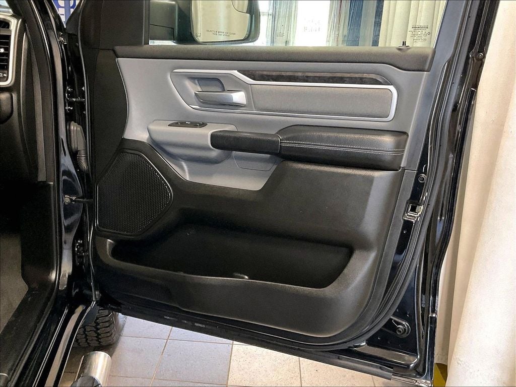 2022 RAM 1500 Big Horn 4x4 Crew Cab 5'7" Box