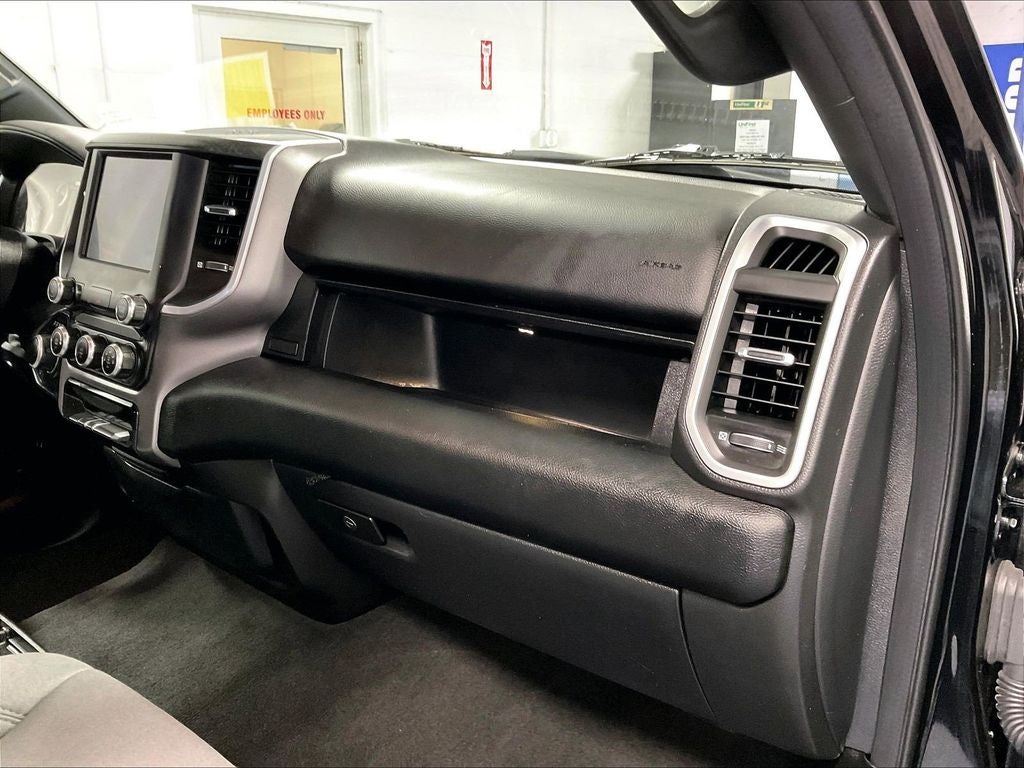 2022 RAM 1500 Big Horn 4x4 Crew Cab 5'7" Box