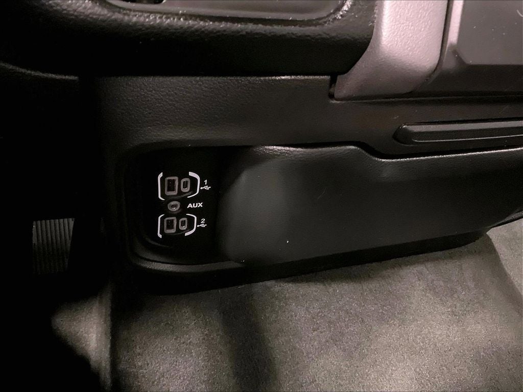 2022 RAM 1500 Big Horn 4x4 Crew Cab 5'7" Box