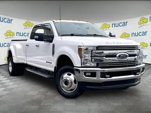 2018 Ford Super Duty F-350 DRW LARIAT 4WD Crew Cab 8' Box