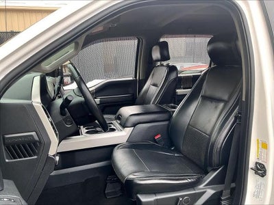 2018 Ford Super Duty F-350 DRW LARIAT 4WD Crew Cab 8' Box